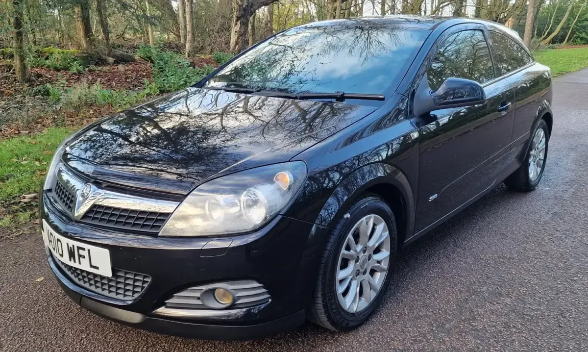 Usado Vauxhall Astra SRi 2010 Negro Utilitario