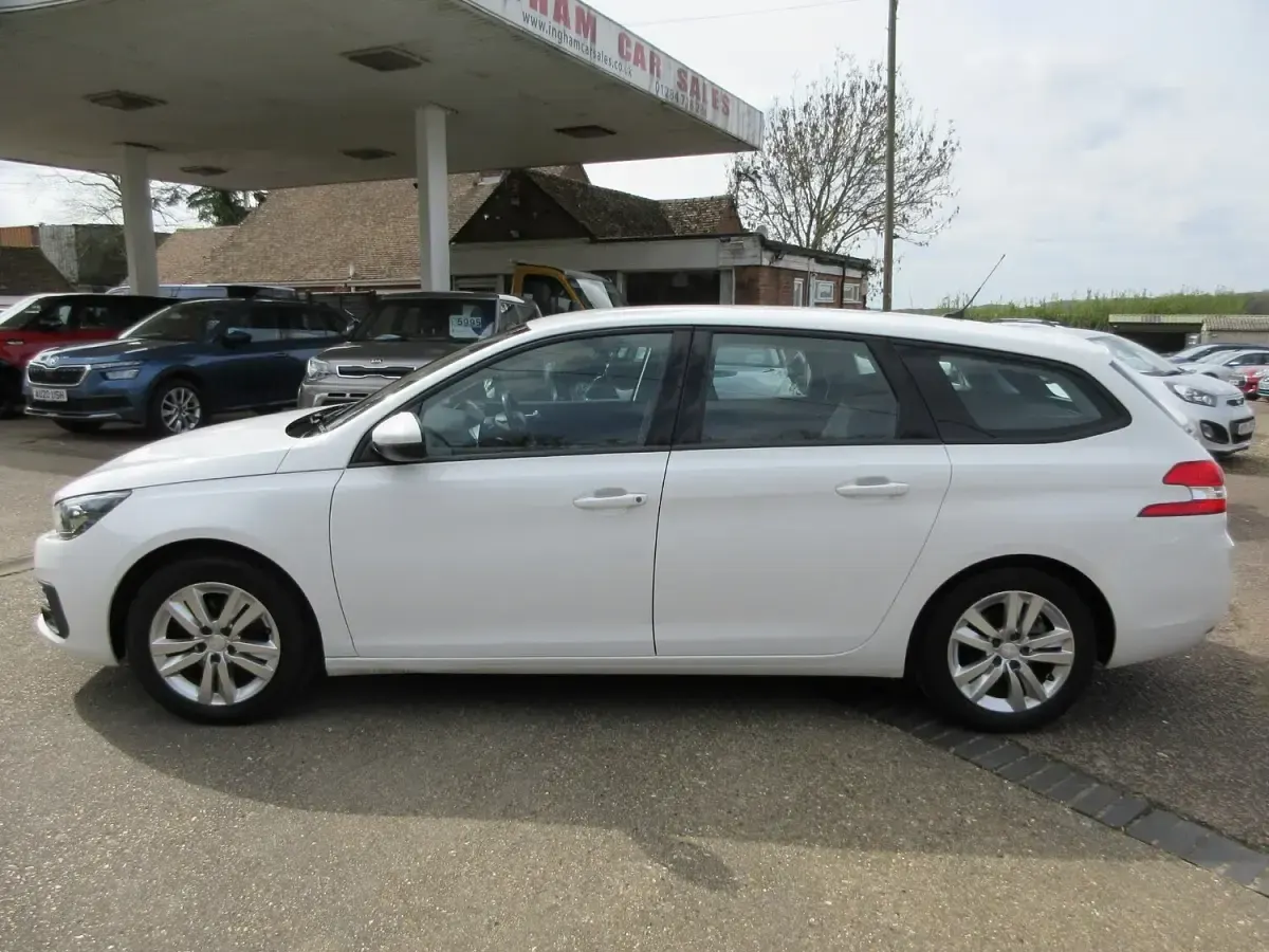 Used Peugeot 308 Active 2019 White Estate