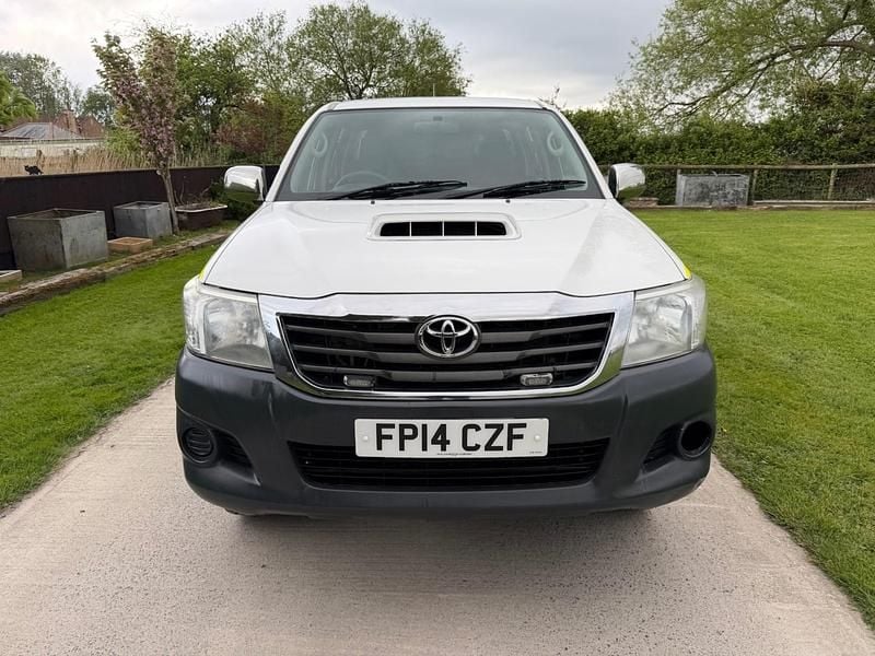 Usado Toyota HiLux Active 144 CV (105 kW) 2014 Blanco Pickup/Camioneta
