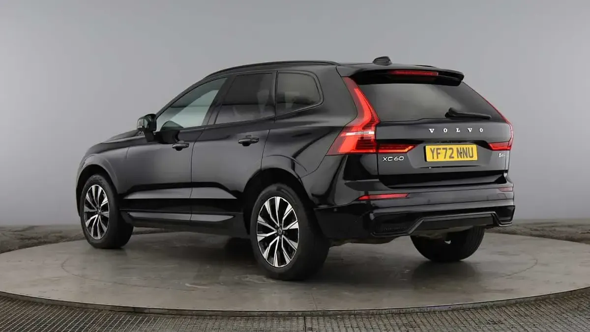 Used Volvo XC60 Plus 197 HP (144 kW) 2022 Onyx black SUV