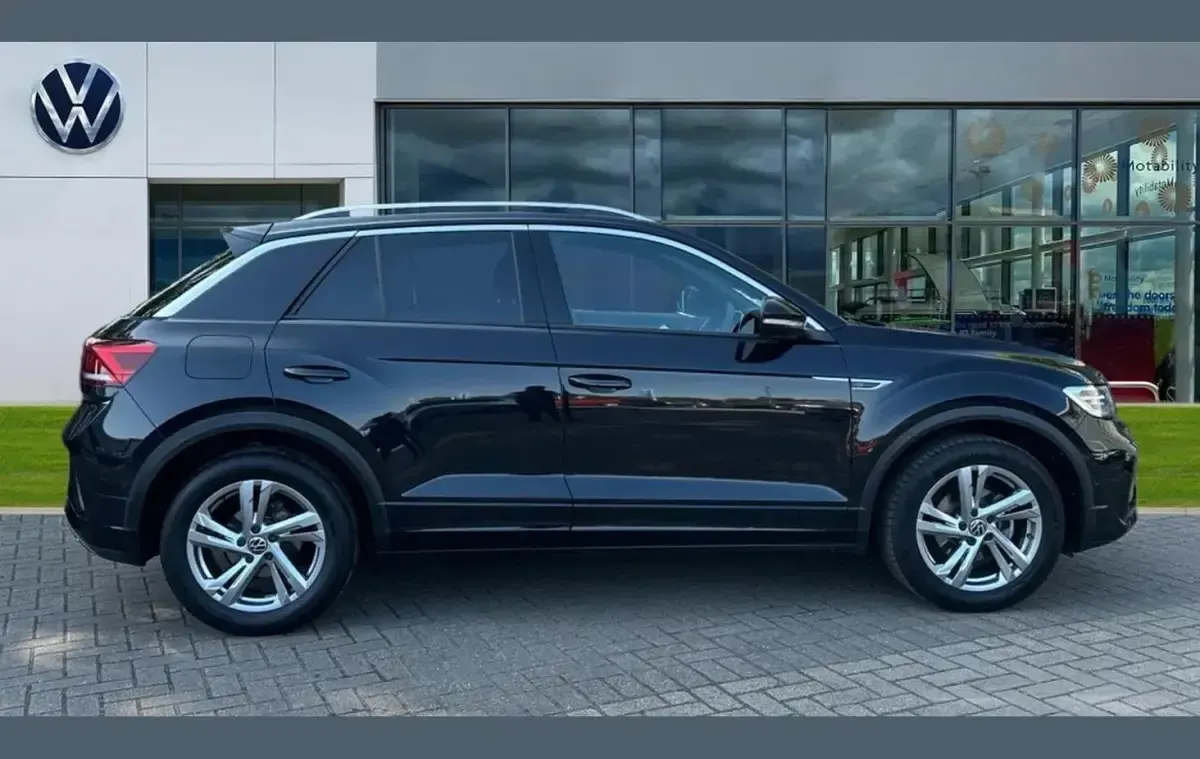 Used VW T-Roc R-line 150 HP (110 kW) 2025 Black SUV