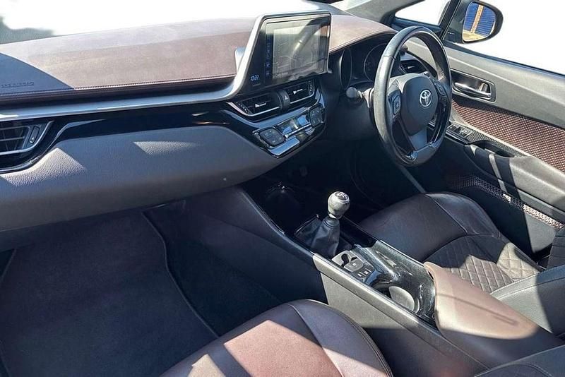 Used Toyota C-HR 116 HP (85 kW) 2017 Silver SUV