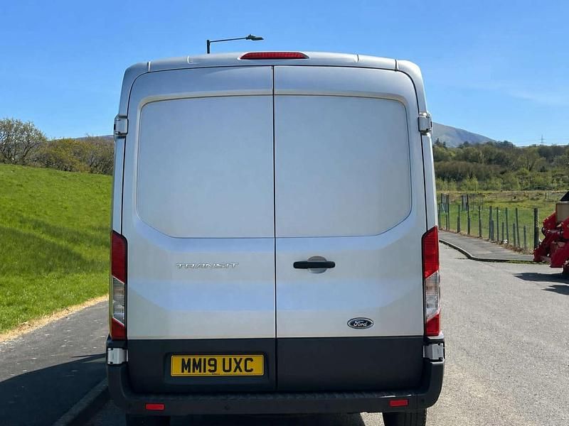 Begagnad Ford Transit 130 HK (95 kW) 2019 Silver Van