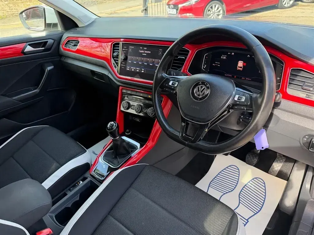 Used VW T-Roc SEL 115 HP (84 kW) 2019 Silver SUV