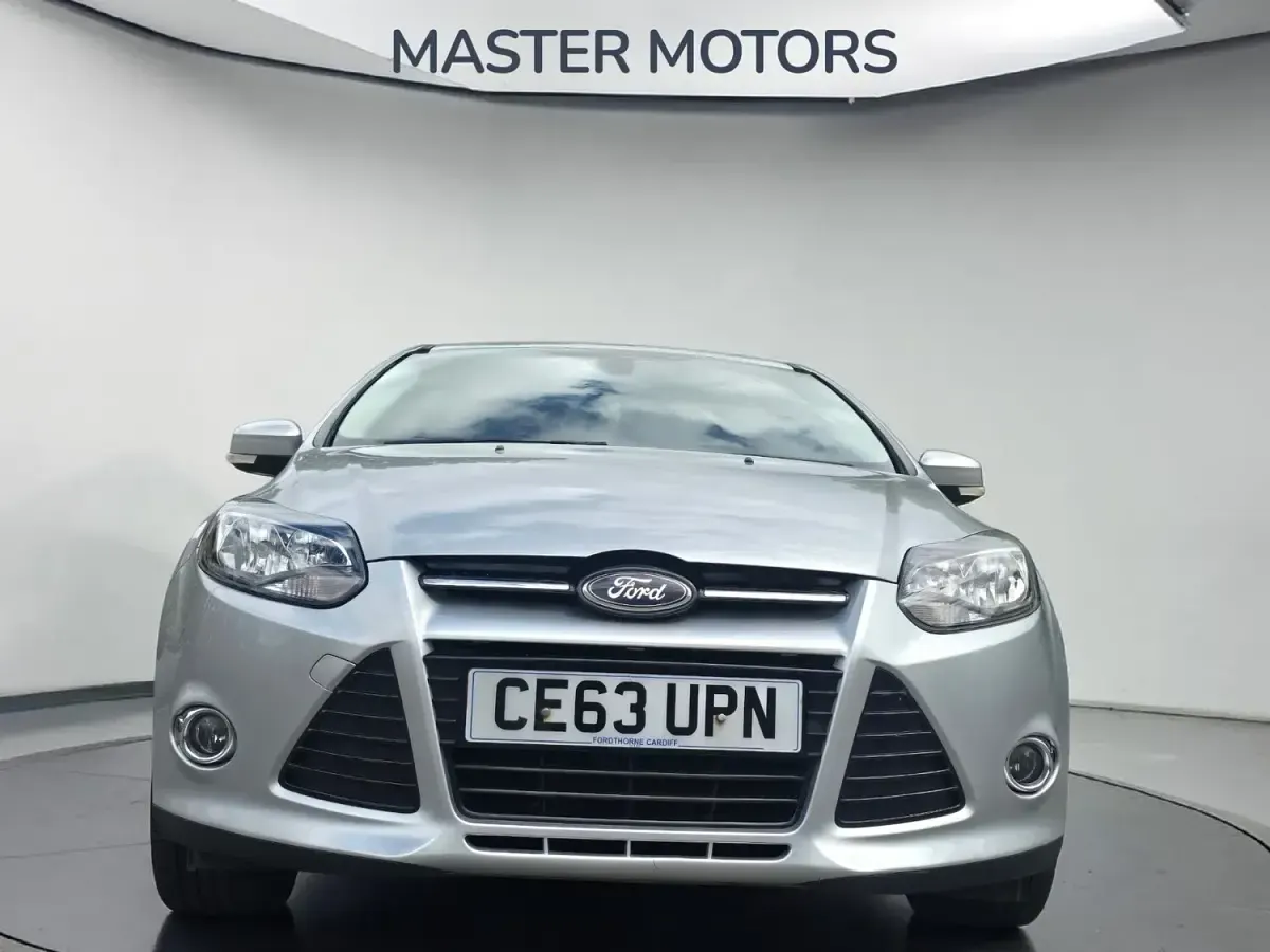 Used Ford Focus Titanium 125 HP (91 kW) 2013 Silver Hatchback