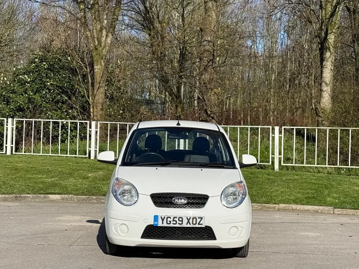 Used Kia Picanto 2009 White Hatchback