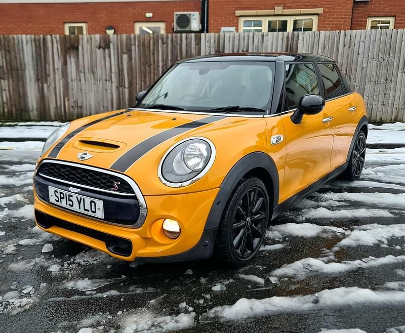 Używany Mini Cooper S Hatch 2015 Pomarańczowy Hatchback