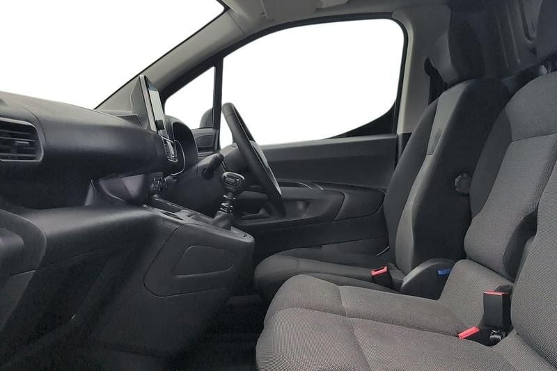 Used Citroën Berlingo 100 HP (73 kW) 2023 White MPV