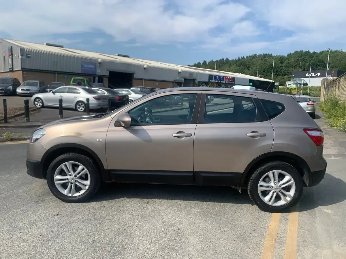 Used Nissan Qashqai Acenta 2011 Beige SUV