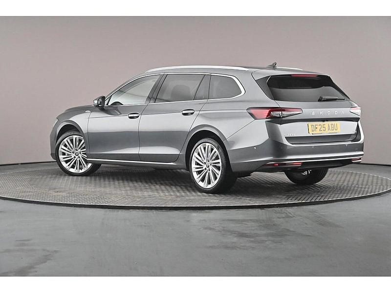 Used Skoda Superb LAURIN & KLEMENT 142 HP (104 kW) 2025 Graphite grey metallic Estate