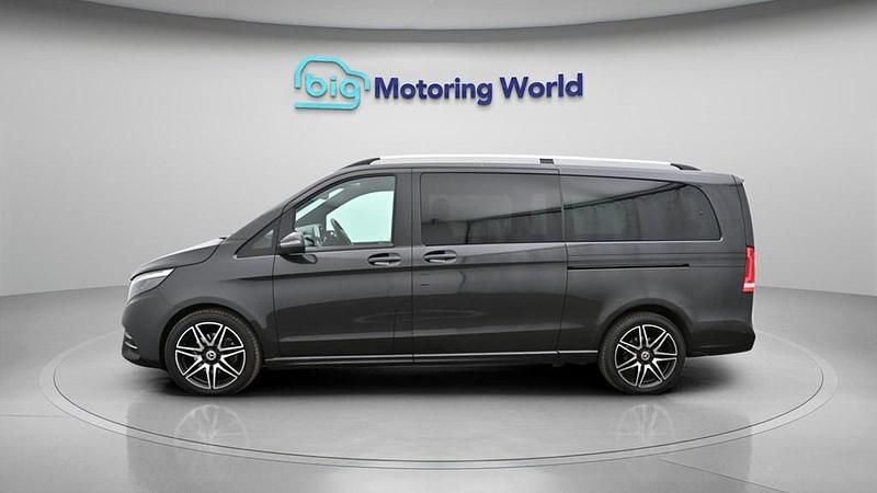 Used Mercedes V300 AMG line 237 HP (174 kW) 2023 Grey MPV
