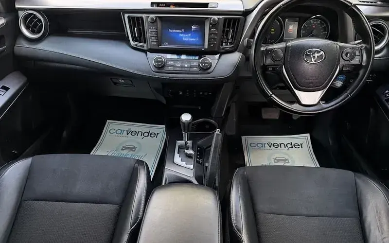 Usado Toyota RAV4 Design 197 HP (144 kW) 2018 SUV