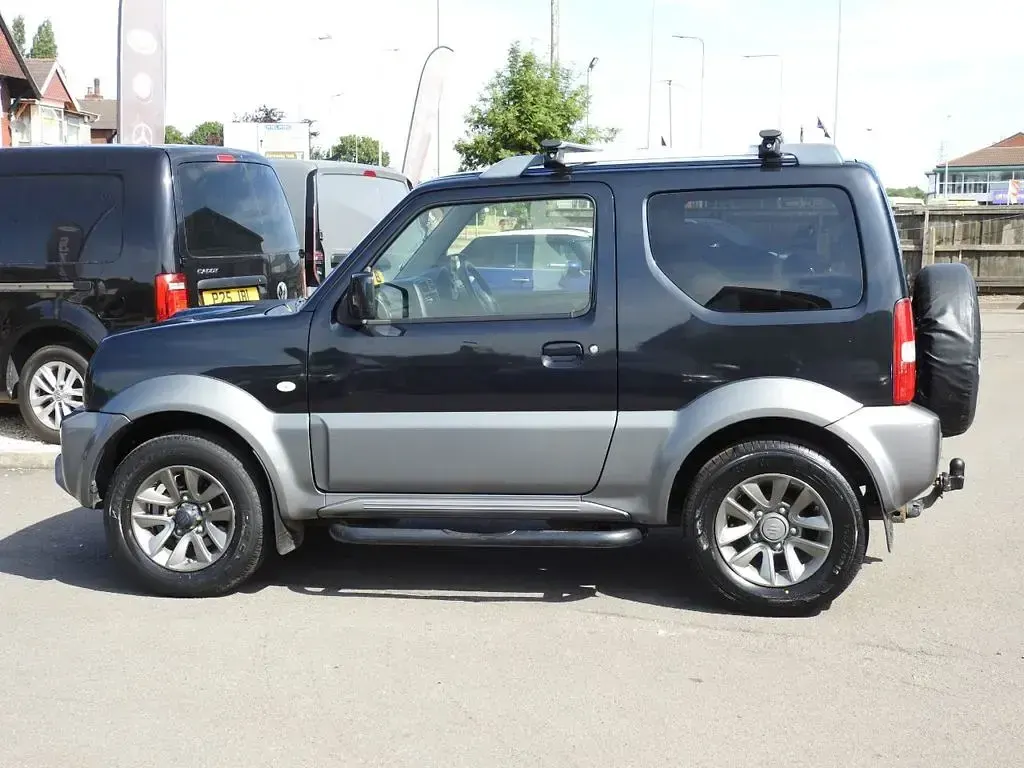 Used Suzuki Jimny SZ4 85 HP (62 kW) 2016 Black/grey SUV