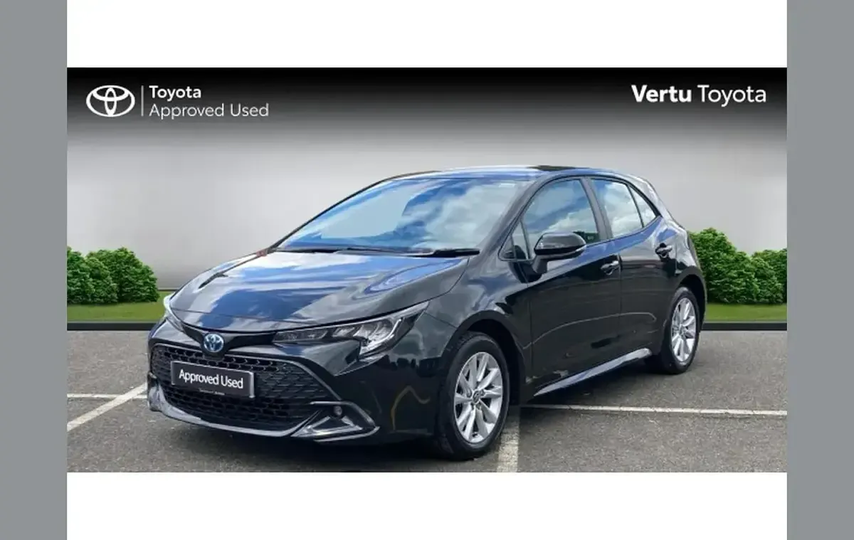 Used Toyota Corolla 196 HP (144 kW) 2025 Black Hatchback