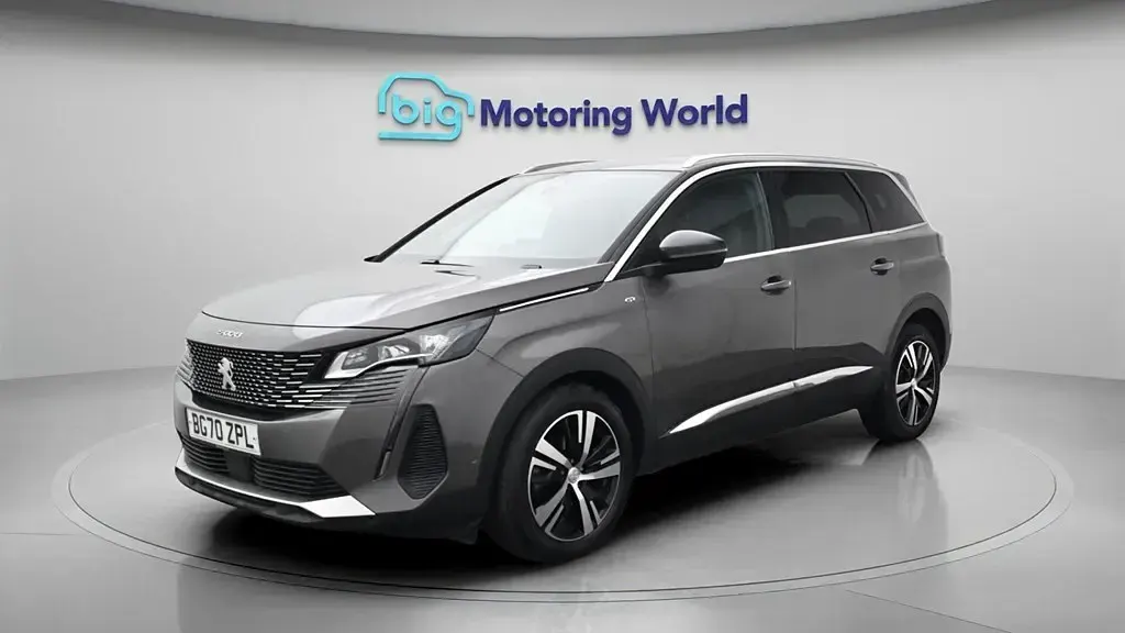 Usado Peugeot 5008 GT 130 HP (95 kW) 2021 Cinzento SUV
