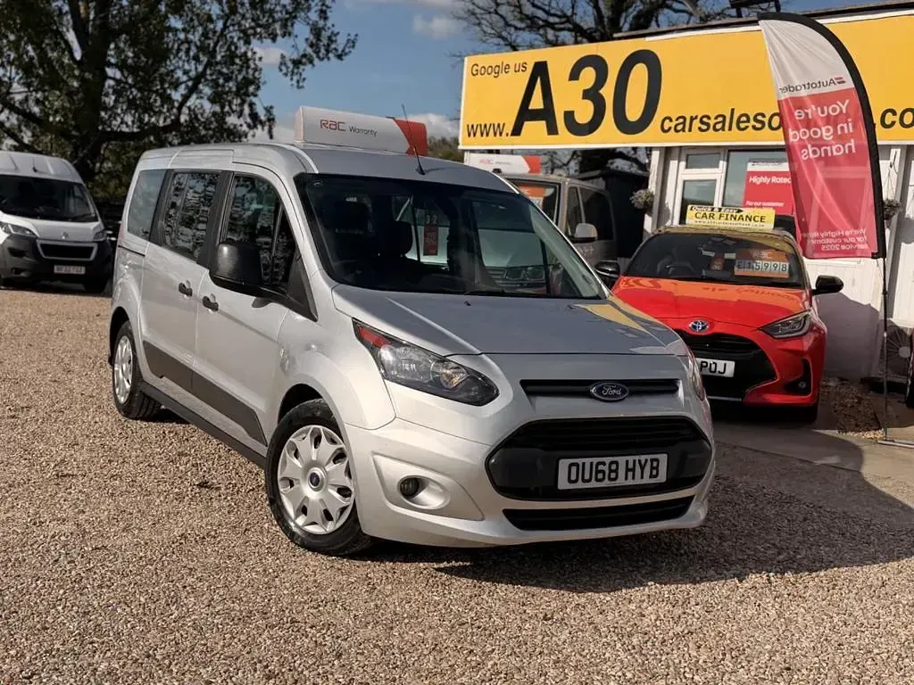 Used Ford Grand Tourneo Connect Zetec 120 HP (88 kW) 2018 Silver MPV