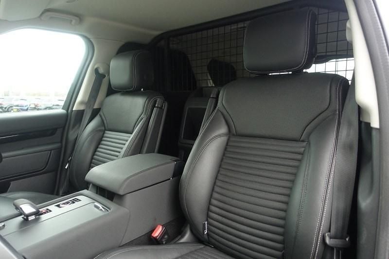 Used Land Rover Discovery 5 SE 2023 Grey SUV