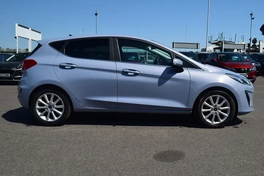 Usado Ford Fiesta Titanium 2021 Azul Citadino