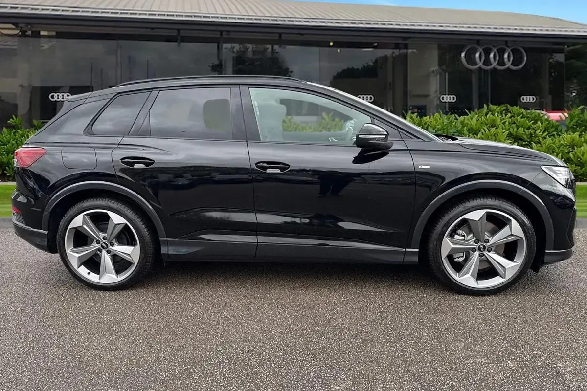 New Audi Q4 e-tron Black Edition 150 kW (204 HP) 2026 Black SUV