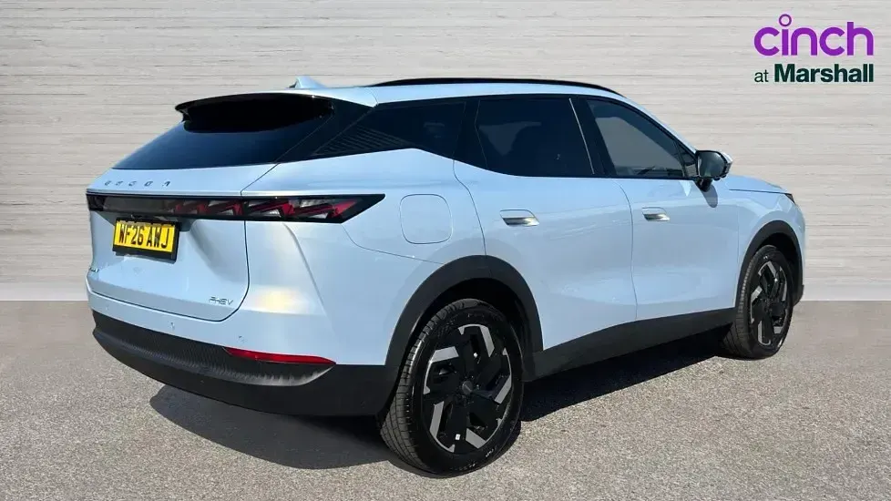 Used Omoda 7 204 HP (150 kW) 2026 Metallic  chromite silver SUV