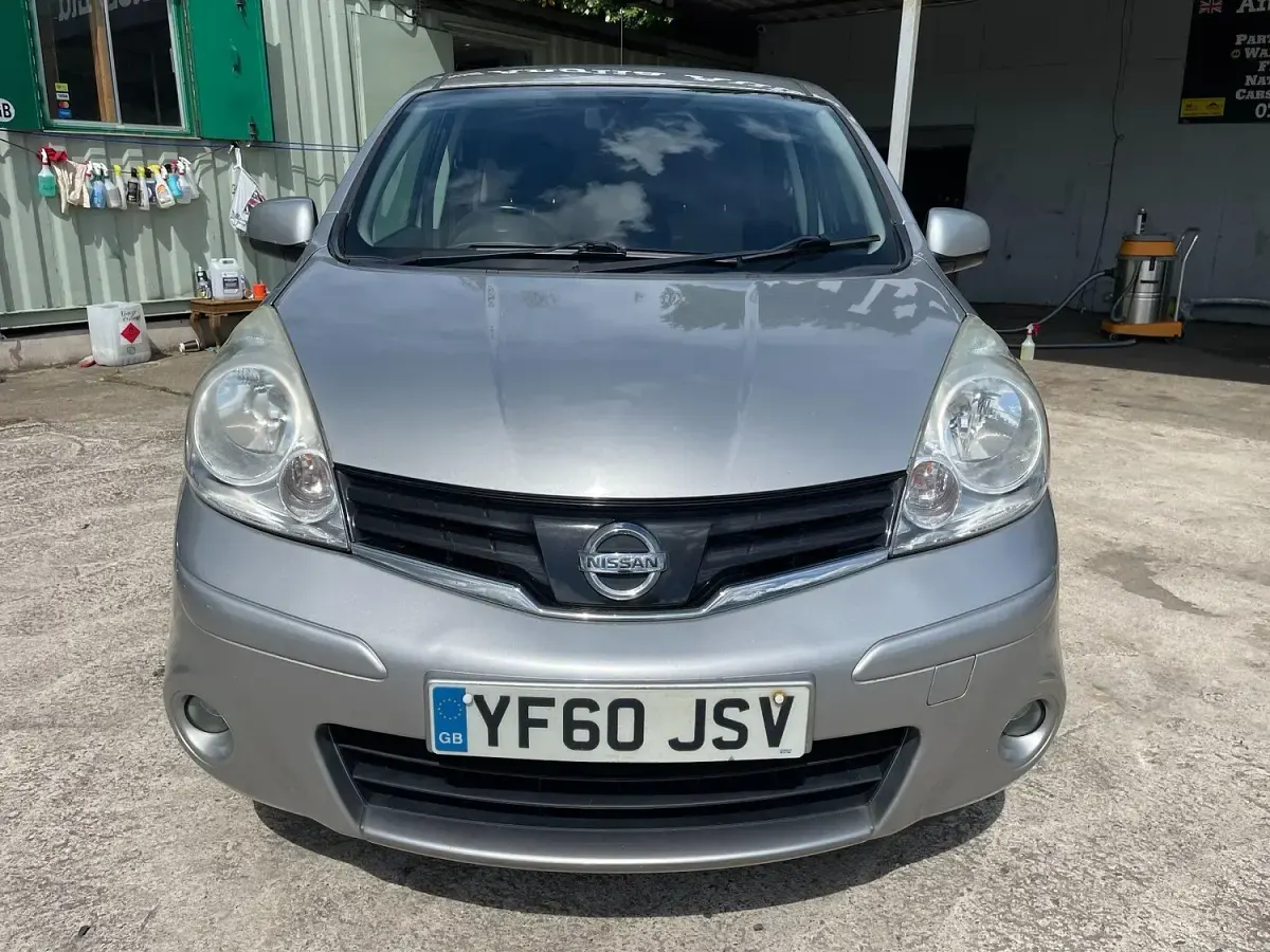 Used Nissan Note N-TEC 90 HP (66 kW) 2011 Silver Hatchback