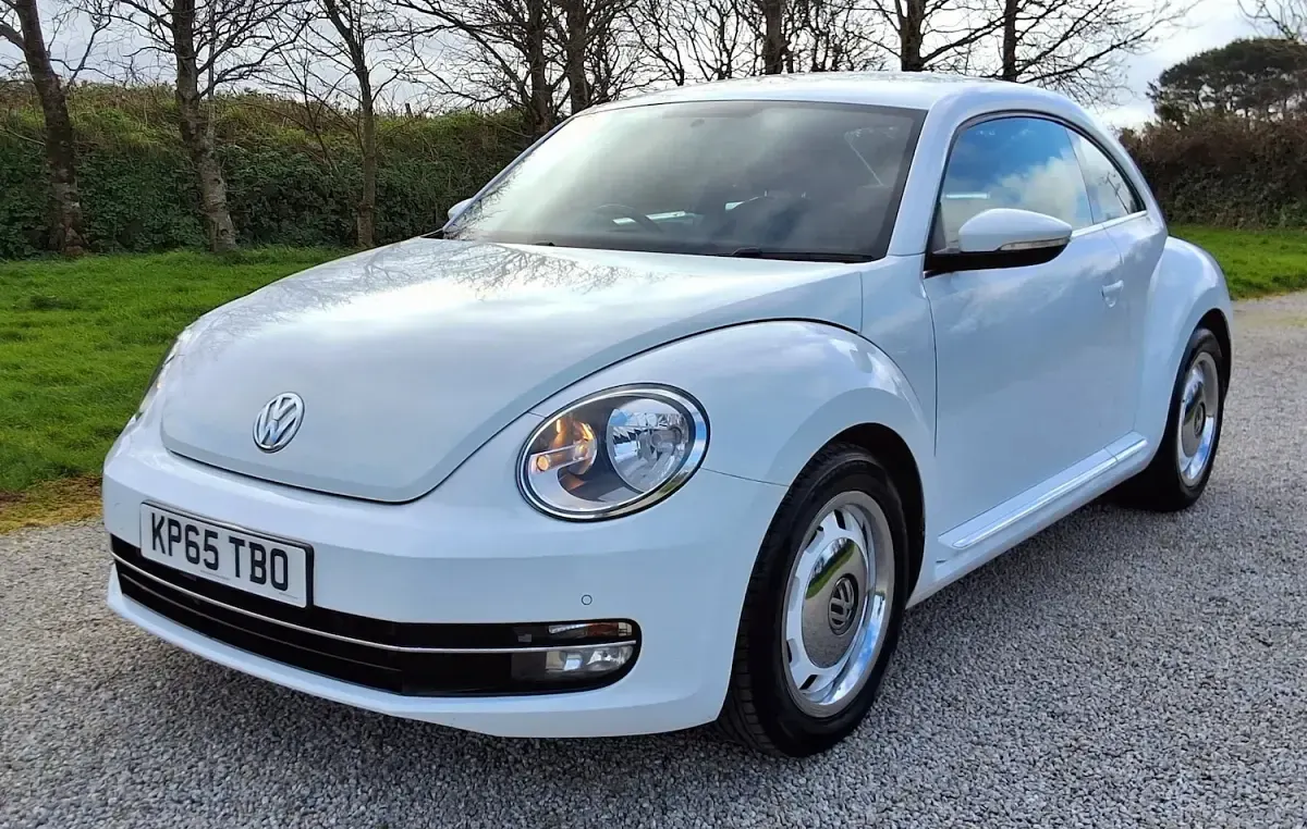Used VW Beetle Design 150 HP (110 kW) 2015 White Hatchback