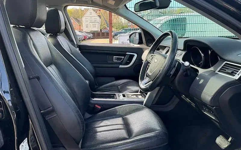 Used Land Rover Discovery Sport HSE 180 HP (132 kW) 2016 Black SUV