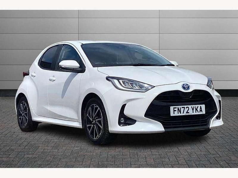 White Used 2022 Toyota Yaris Hybrid Design Hatchback | £16,050 (Good price) - Image 1/3