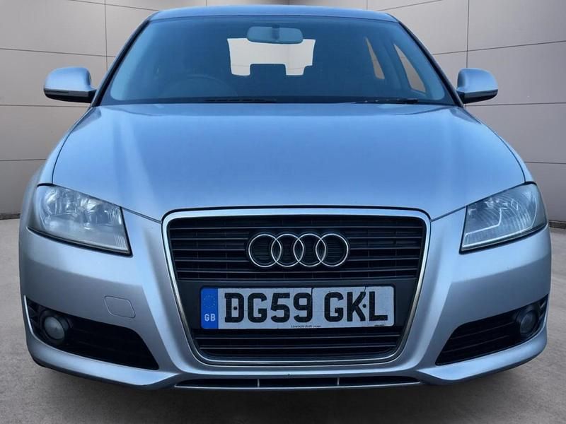 Używany Audi A3 Business 105 KM (77 kW) 2009 Srebrny Hatchback