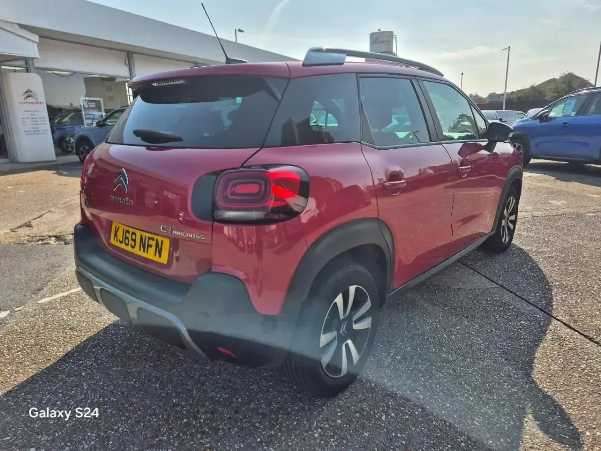 Used Citroën C3 Aircross Feel 108 HP (79 kW) 2020 Red SUV