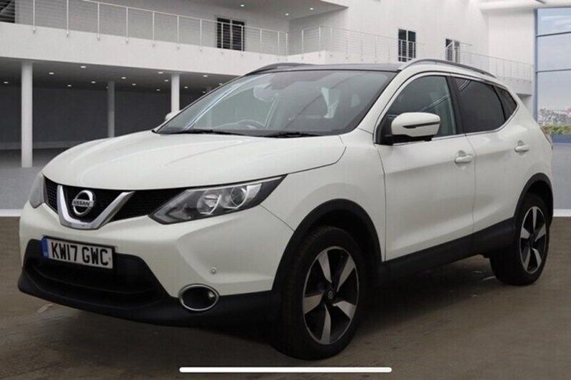 White Used 2017 Nissan Qashqai N-Connecta SUV | £7,495 (Super price) - Image 1/1