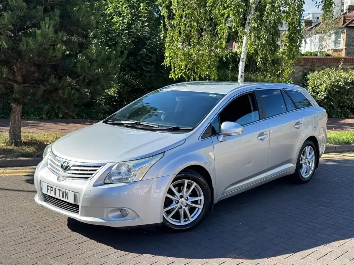 Used Toyota Avensis 2011 Silver Estate