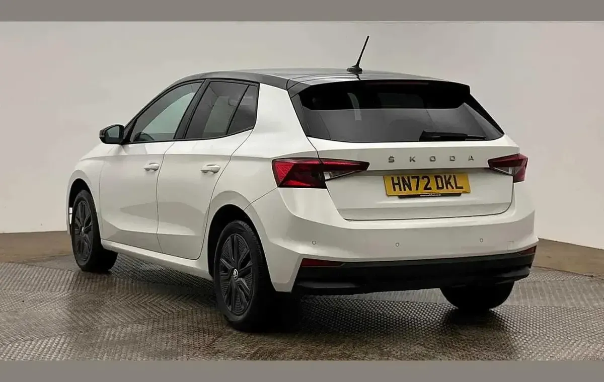 Used Skoda Fabia Colour Edition 108 HP (79 kW) 2022 White Hatchback