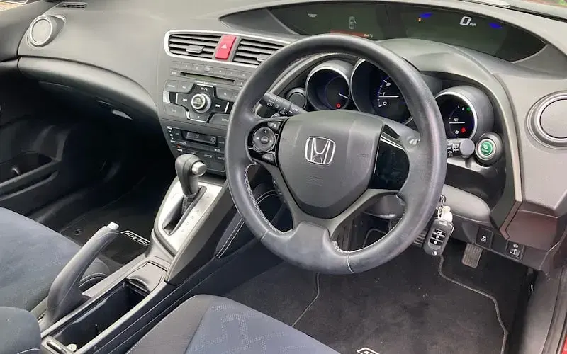 Used Honda Civic S 141 HP (103 kW) 2015 Red Hatchback