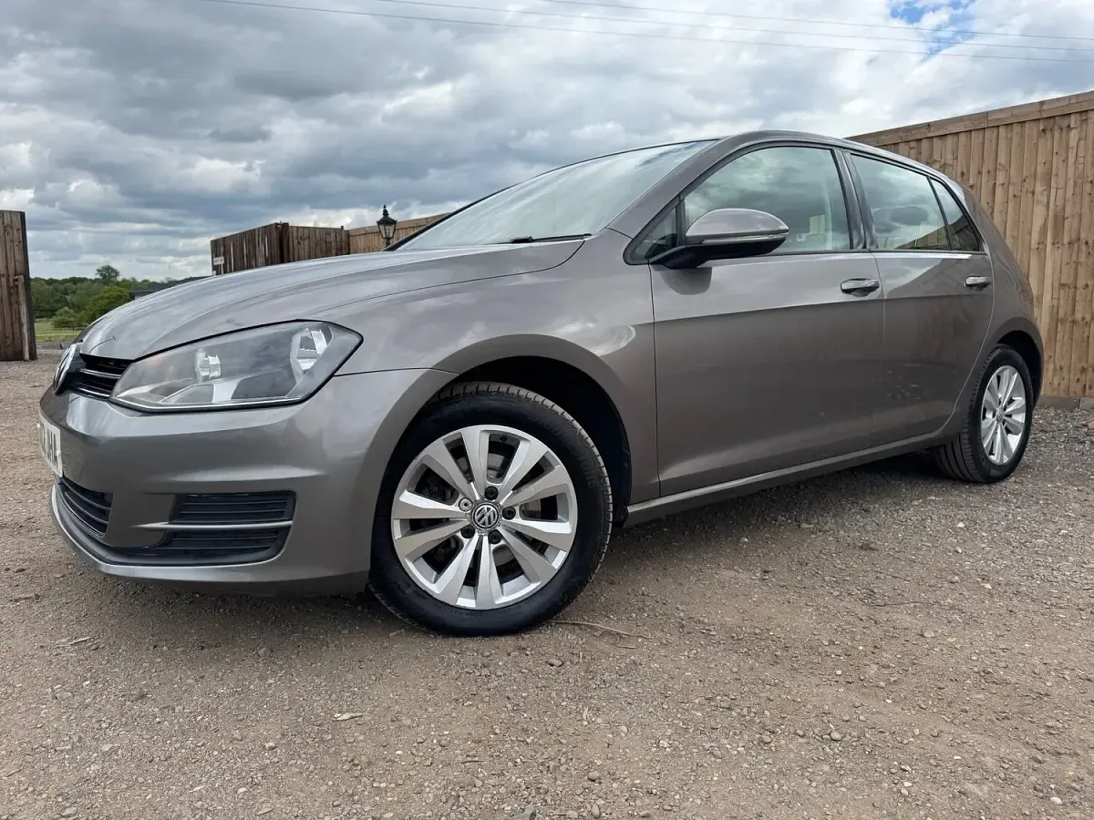 Used VW Golf VII SE 105 HP (77 kW) 2013 Grey Hatchback