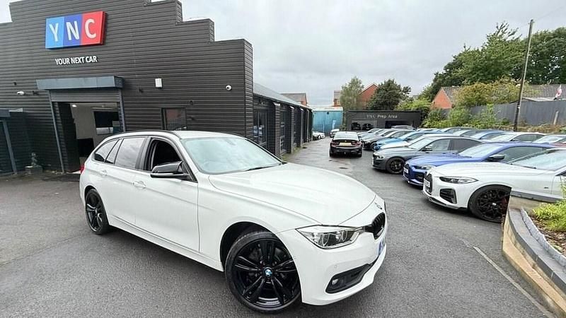 White Used 2018 BMW 318 Performance Estate | £10,991 (Good price) - Image 1/4