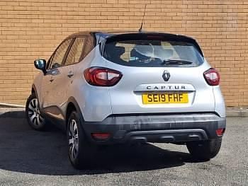 Second-hand Renault Captur Play 90 CP (66 kW) 2019 Argintiu SUV