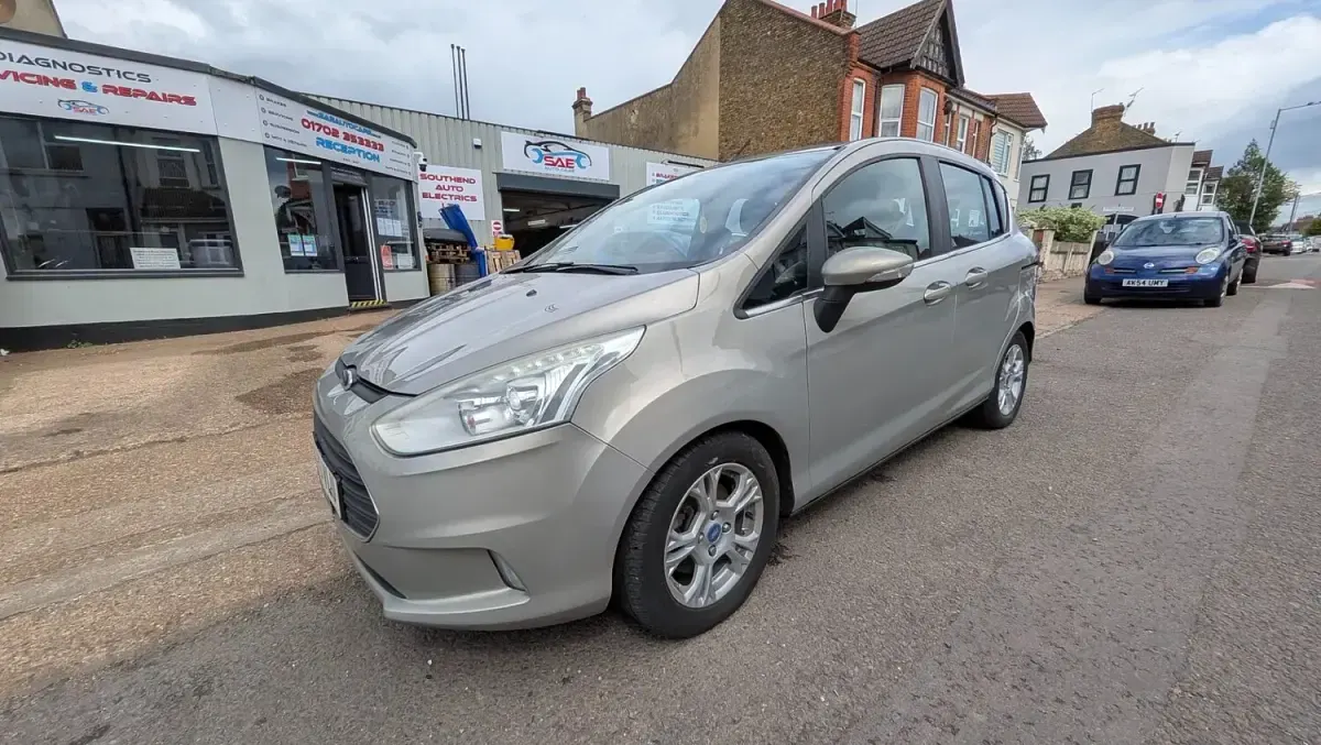 Used Ford B-MAX Zetec 2013 Silver MPV