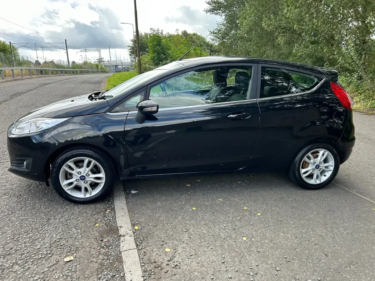 Used Ford Fiesta Zetec 82 HP (60 kW) 2014 Black Hatchback