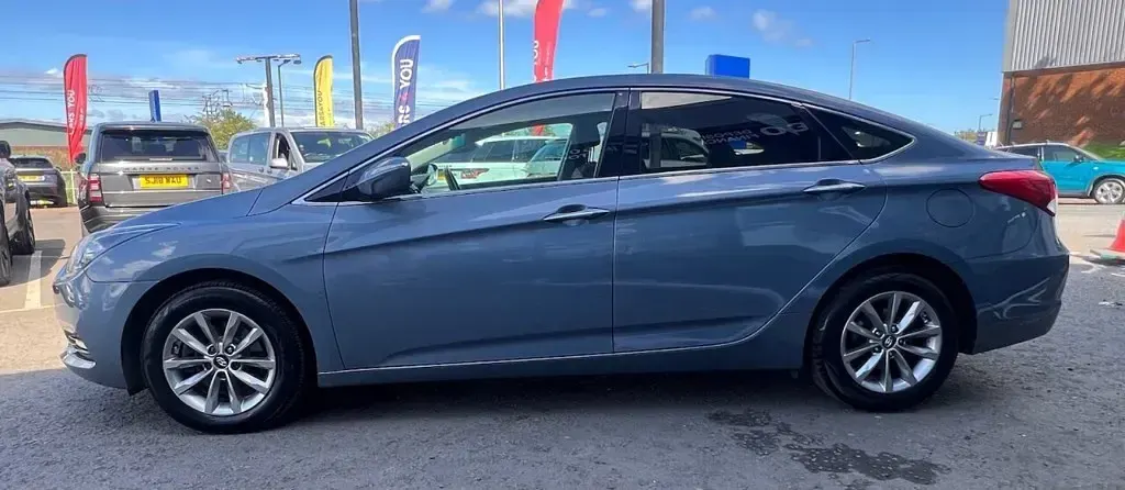 Used Hyundai i40 SE 141 HP (103 kW) 2017 Blue Sedan
