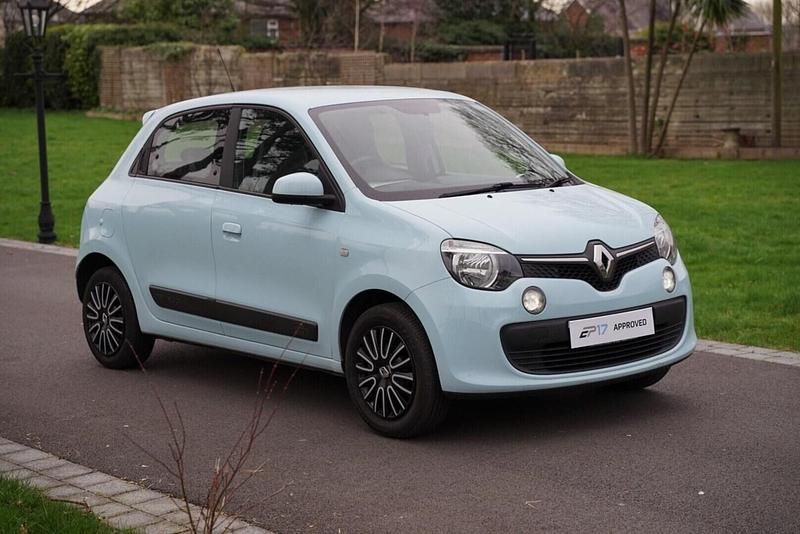 Used Renault Twingo Play 70 HP (51 kW) 2016 Blue Hatchback