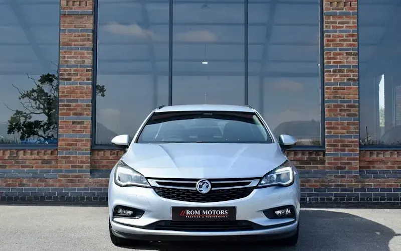 Used Vauxhall Astra SRi 150 HP (110 kW) 2019 Estate