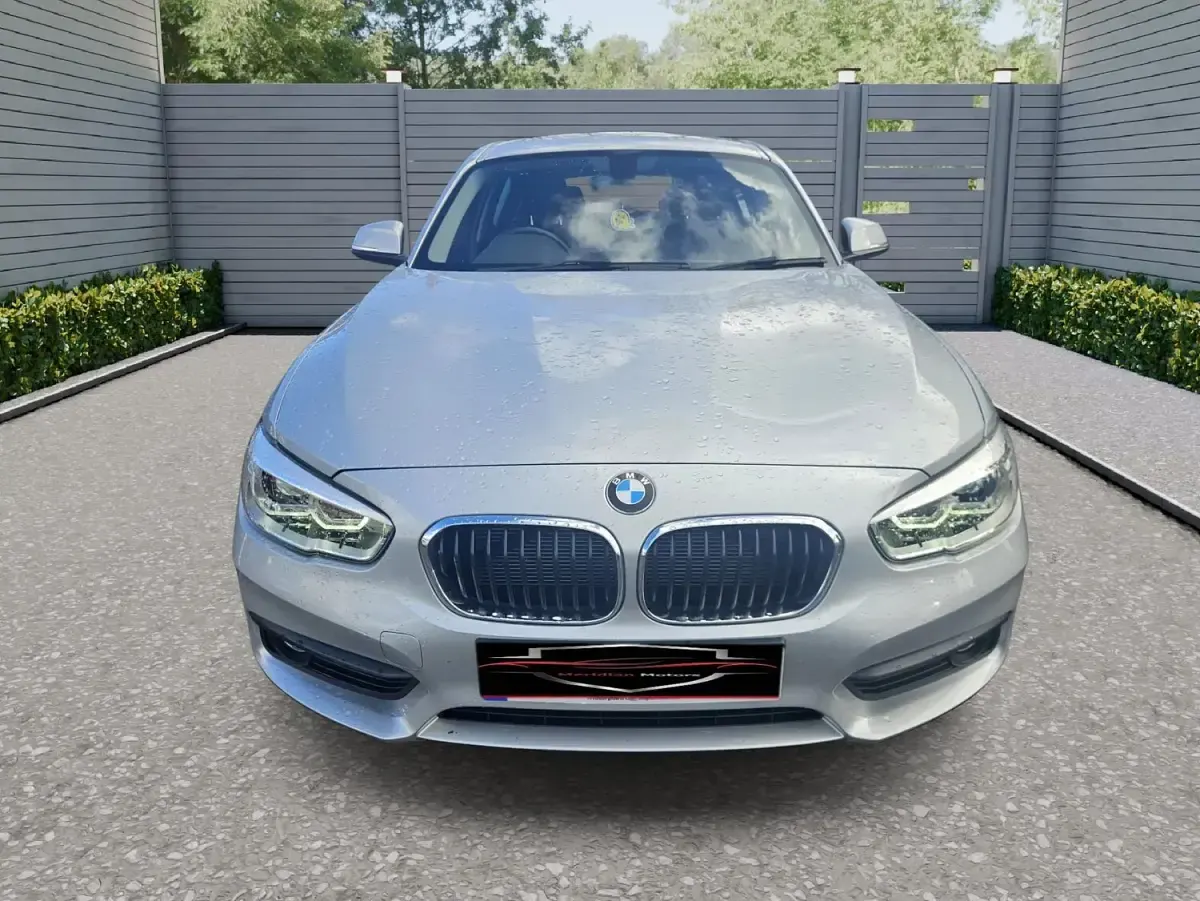 Usado BMW 118 Comfort Edition 136 CV (100 kW) 2019 Plateado Utilitario
