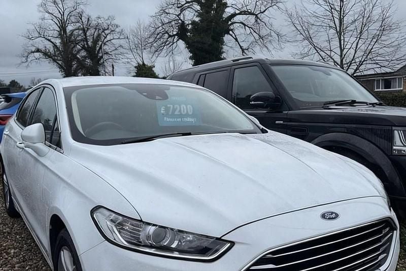 Used Ford Mondeo Zetec 150 HP (110 kW) 2019 White Hatchback