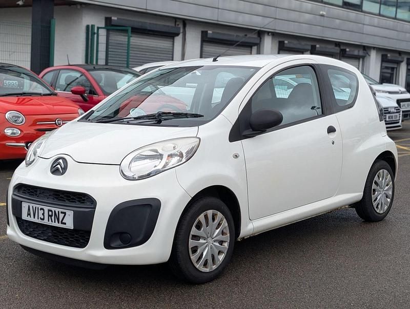 Used Citroën C1 68 HP (50 kW) 2013 White Hatchback