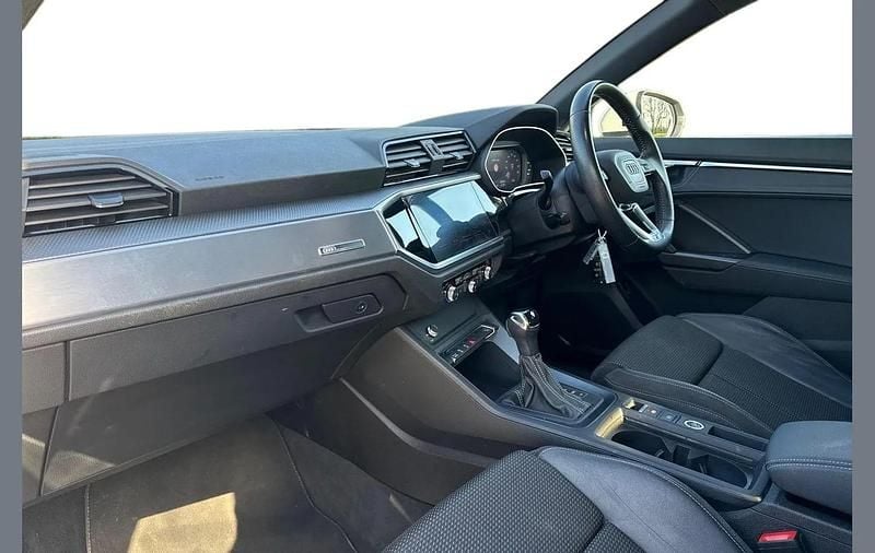 Second-hand Audi Q3 S-Line 150 CP (110 kW) 2021 Alb SUV