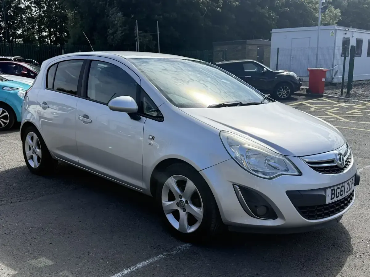 Used Vauxhall Corsa 83 HP (61 kW) 2011 Silver Hatchback