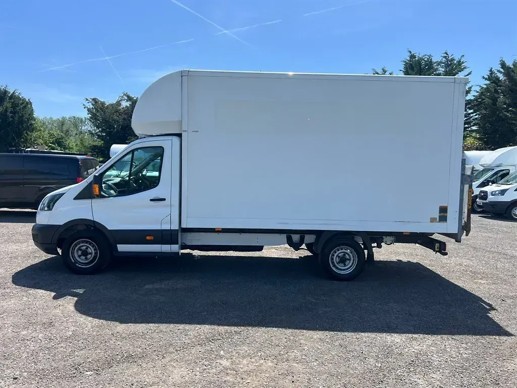 Begagnad Ford Transit 130 HK (95 kW) 2018 Vit Cab
