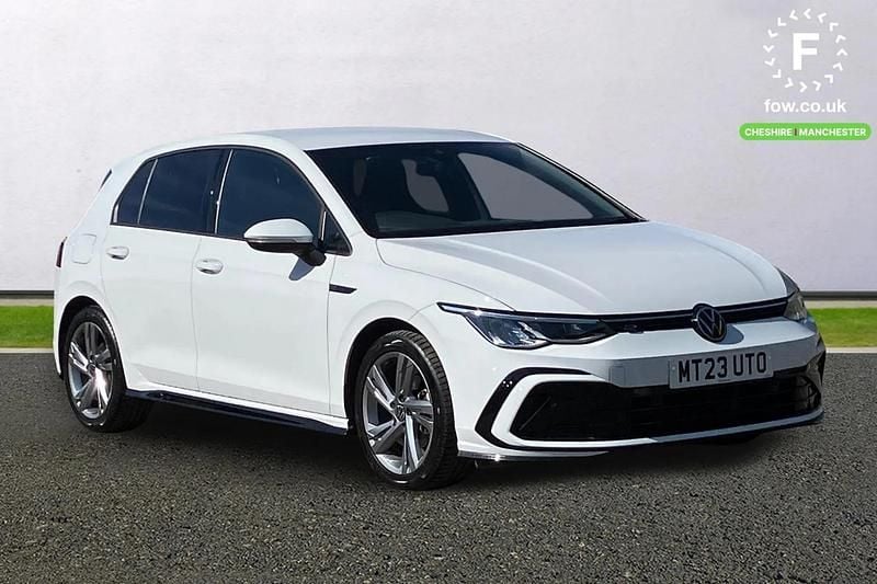 Usado VW Golf VIII R-line 150 HP (110 kW) 2023 Branco Citadino