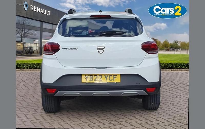 Used Dacia Sandero Essentiel 90 HP (66 kW) 2022 White SUV